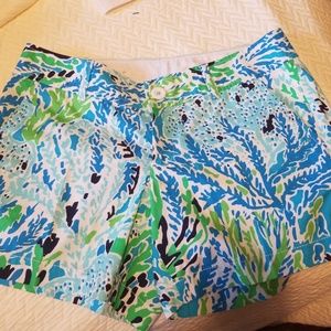 Lilly Pulitzer Ladies Shorts SZ 4
